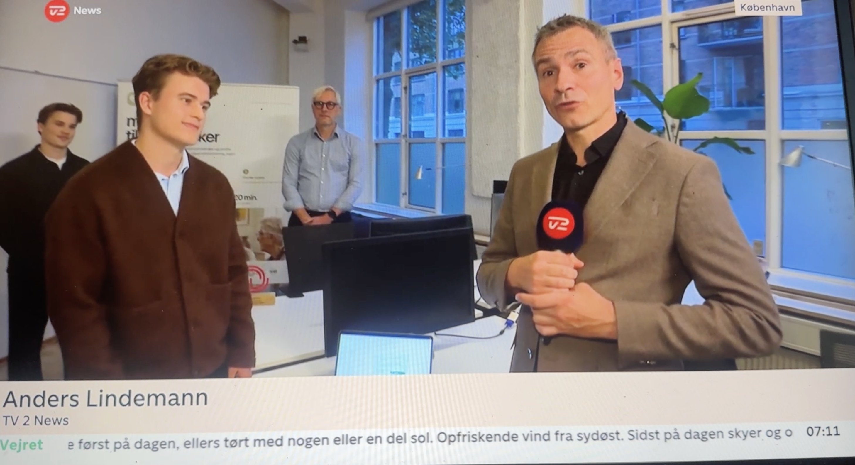 TV 2 News reporter Anders Lindemann live from the Carelog office on Ragnagade